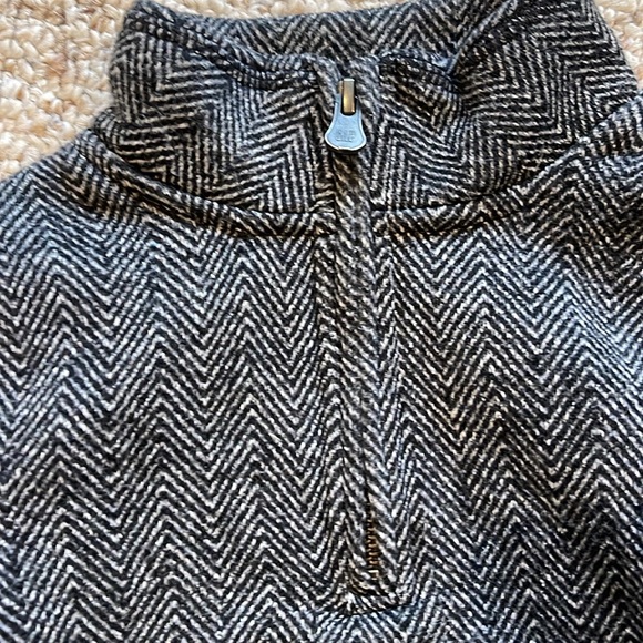Gap Pullover - Picture 3 of 4